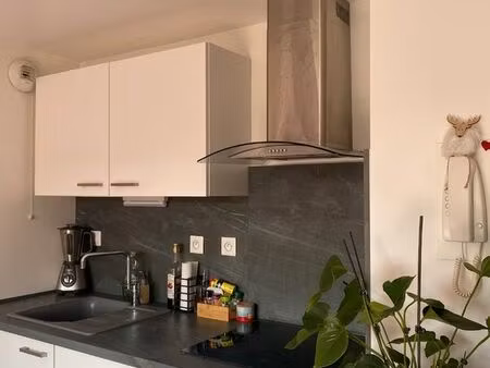 loue studio avec garage -cave proximité centre-ville pontarlier