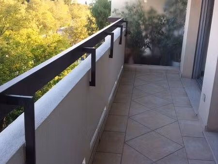appartement f2 antibes proche sophia avec balcon et piscine