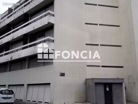 studio 1 pièce 27 m²