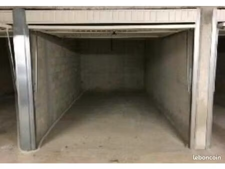 garage résidence lagon bleu frejus