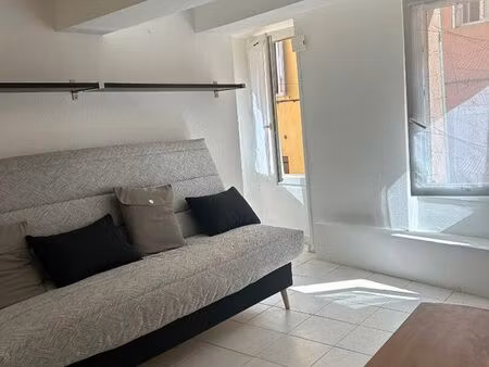 studio 1 pièce 27 m²
