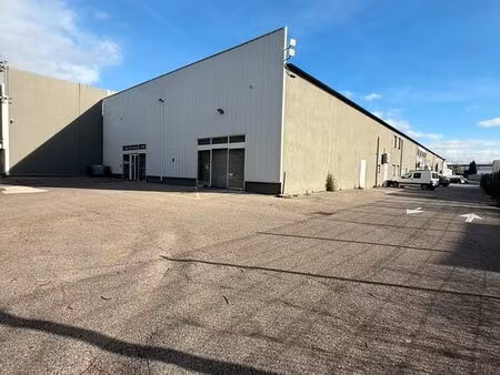 local 300m2  très bon état  375 avenue saint juste