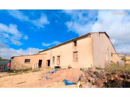 ferme 2 pièces 240 m²