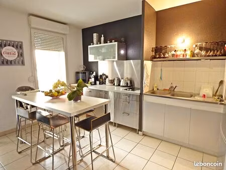 beau t2 centre de bourgoin avec garage