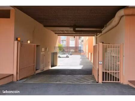 parking/box 13 m² saint aygulf