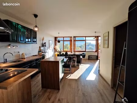 appartement situé à 100m de la douane