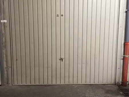 box / garage sécurisé à louer
