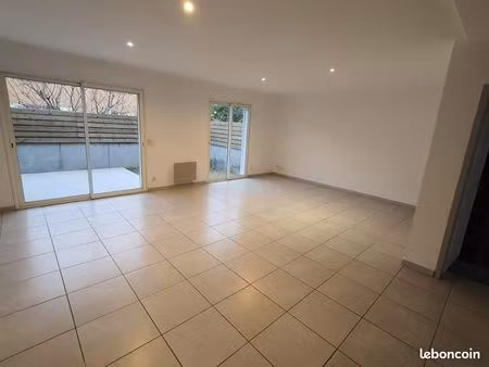 lumineuse et grande maison sur cabestany