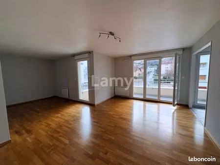 appartement 4 pièces 76 m²