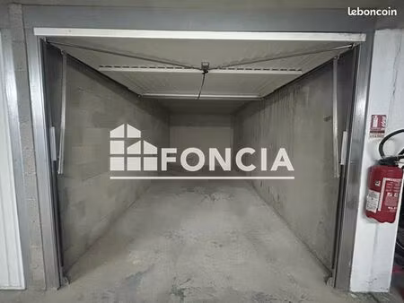 parking 15 m² saint bres