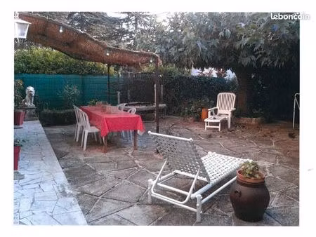 ? location – bas de villa avec jardin – 65 5 m² – route d’entraigues