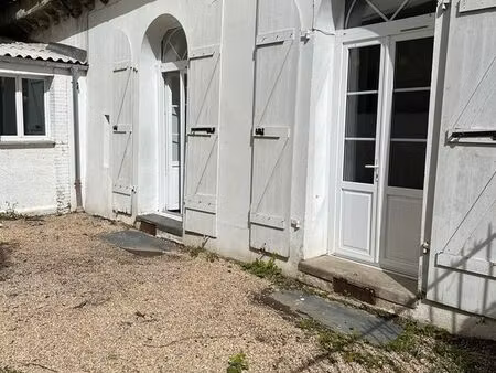 appartement t2 meuble refait à neuf de 46 m2 hyper-centre chateaubriant