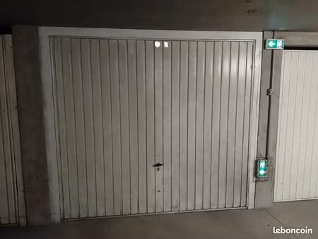 garage box fermé secteur place ronde / gare de villeurbanne