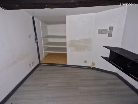 libre de suite – t2 tassin de la bourg – 25m2