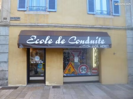 bureau à louer ; 41m2 / 797/mois hors ch. / charges 25 / loyer ch? comprises : [url masqué