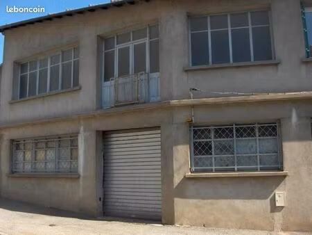 boutique 180 m² tarare