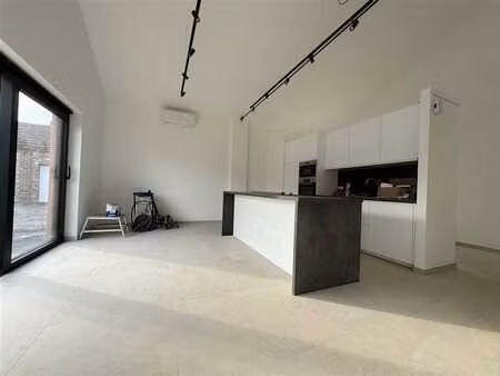 maison d’habitation plain-pied de 3 chambres avec jardinet