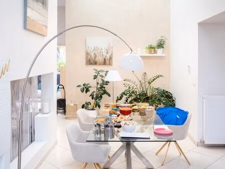 maison de ville / loft 243m2 - 4ch  patio et garages - 5 min à pied de gratte-ciel