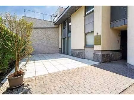 appartement au rez-de-chaussée (label b) avec 4 emplacements