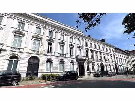 bureaux à louer dans une spacieuse demeure de maître au cen