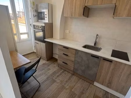 location studio meublée refait à neuf | cuisine séparée