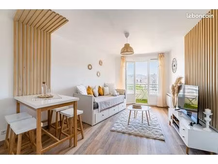 studio refait à neuf tout équipé  entièrement meublé avec balcon – 26m2