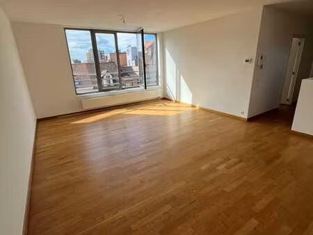 très bel appartement 2 chambres