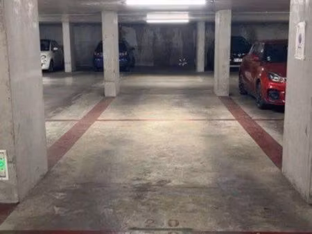 vente place de parking 13005