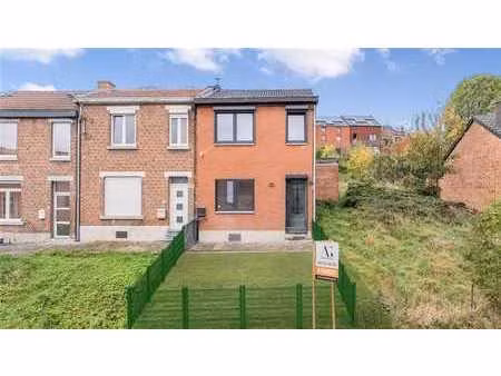 maison 3 façades rénovée avec jardin