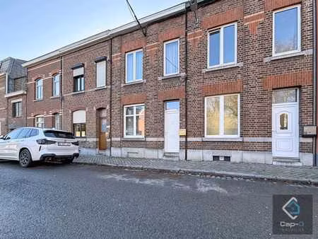 herve: maison 2 à 3 chambres avec cour