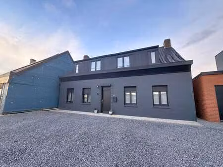 belle habitation 3 chambres  jardin et parking à molenbaix