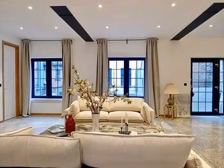 confort et calme dans une arrière-maison à sainte-catherine.