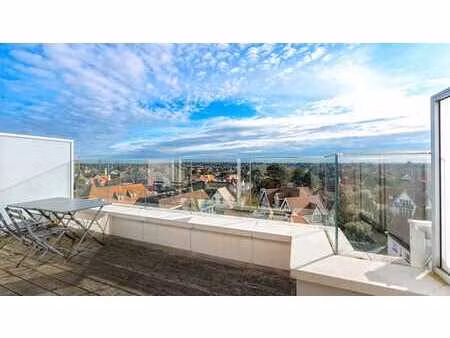 penthouse chaleureux entre le minigolf et la place albert  a