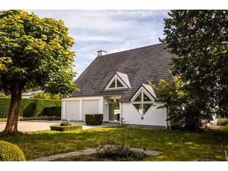 élégant avec bureau  4 chambres  jardin de 16 ares