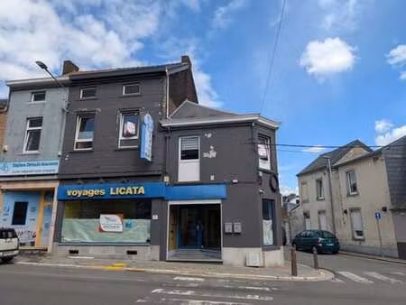 bon rapport qualité prix: commerce + appartement