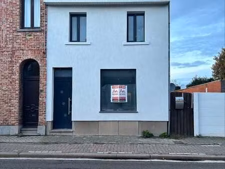 ruime woning met 3 slaapkamers en aangename zijdelingse t...