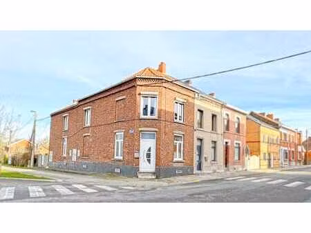 maison 3 façades proche de toutes commodités