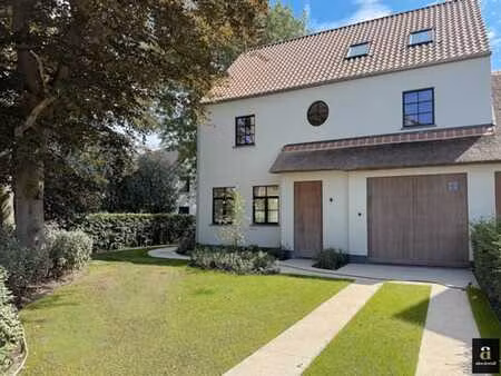 magnifique villa jumelée idéalement située aux abords du zou