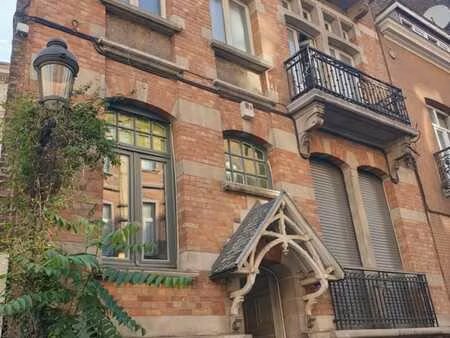 rez-de - chaussée avec terras /jardin vert.