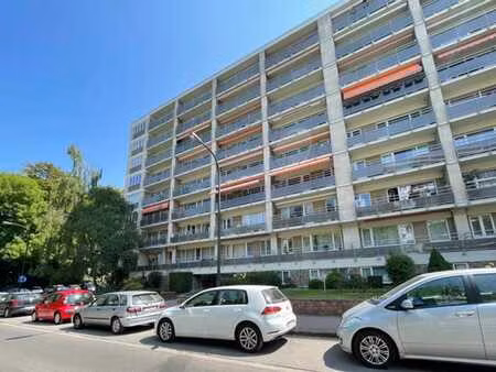 stockel - bureaux ± 172m² pouvant être réaffecté en appart
