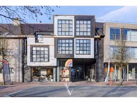 mooi lichtrijk appartement in het centrum van zandhoven m...