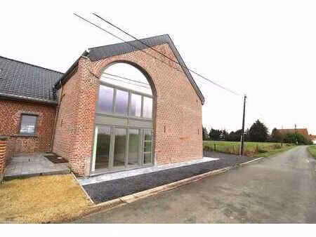 appartement 2 chambres + terrasse + jardin + parking