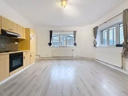 opportunité - proche des grands axes