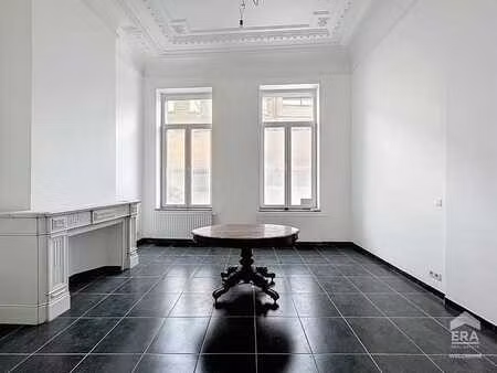 magnifique bureau renove au coeur de lessines