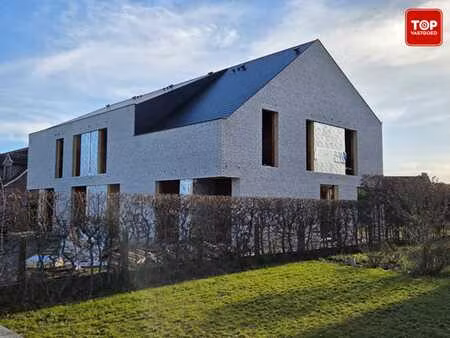 moderne halfopen nieuwbouw op een absolute top locatie in de