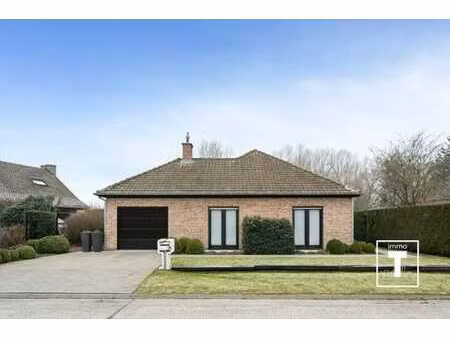 perfect onderhouden laagbouwvilla op mooi perceel te oost...
