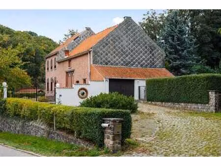 maison à rénover  avec bois !