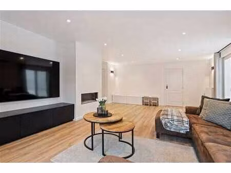 instapklare gelijkvloerse woning met ruime garage op 2191m2