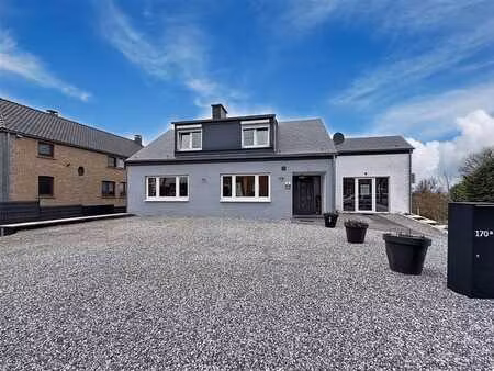 idéalement située  coquette habitation avec jardin!