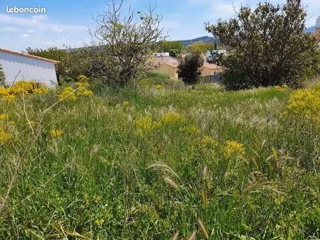 terrain 317 m² meyreuil